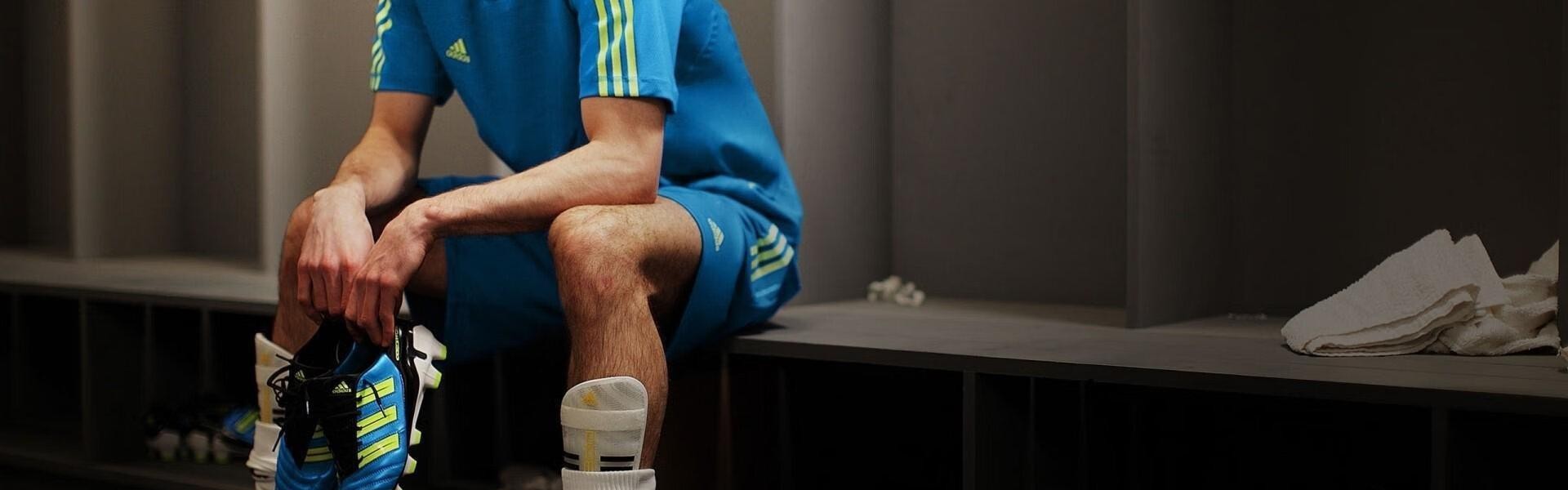 澳客官方网-湖人新援丁威迪火速履职 上午签约下午飞抵贵阳参加球迷活动