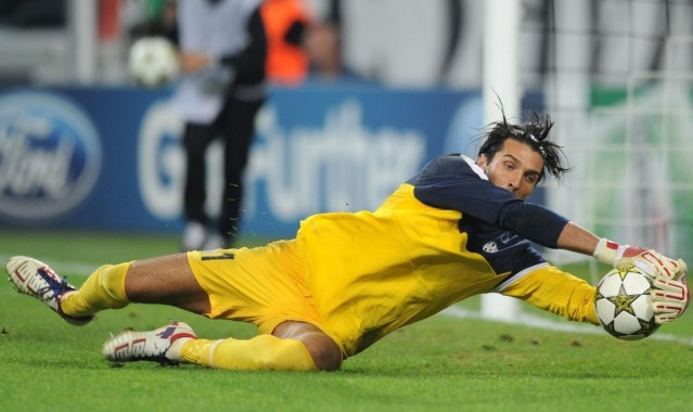 aoke：邓肯-罗宾逊谈活塞重建，团队氛围唤起大学记忆 期待康宁汉姆引领未来