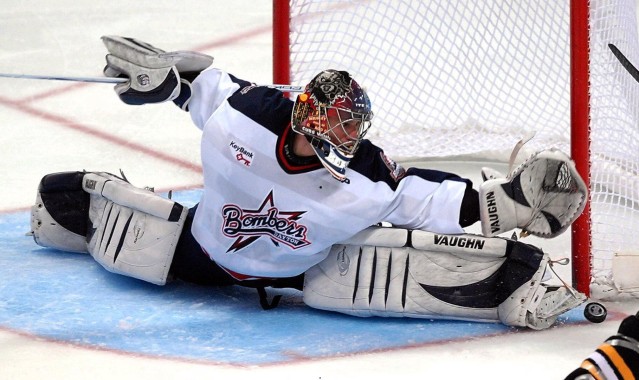 澳客网-曾凡博晒近照引球迷期待 墨镜造型显酷帅风采