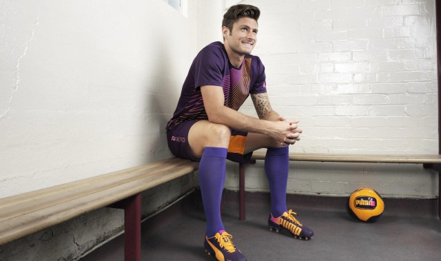 奥客竞彩官网-热刺曼联锁定罗马后防核心 恩迪卡争夺战引爆夏窗 转会费或达4000万欧