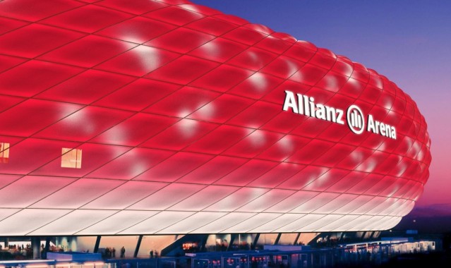 澳客网页版-穆勒赛后笑谈高温考验，踢满90分钟不易，泡冰桶成最佳解暑良方