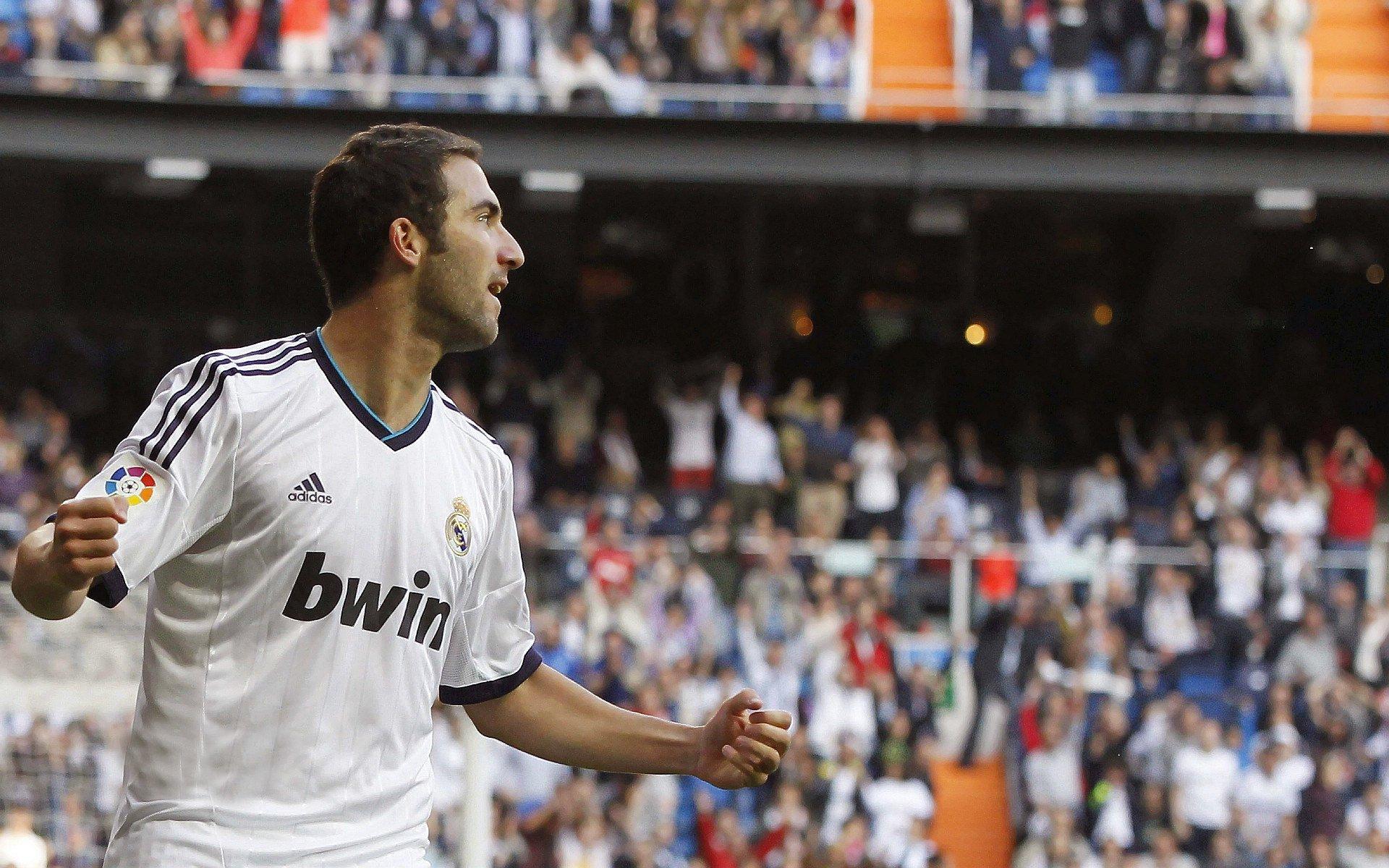 马竞主帅西蒙尼誓言冲击欧冠冠军，不满足于西甲第三，梦想欧洲之巅